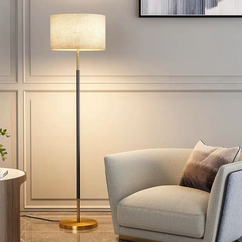 Floor Lamp Tripod - Lámpara de Pie LED de Diseño