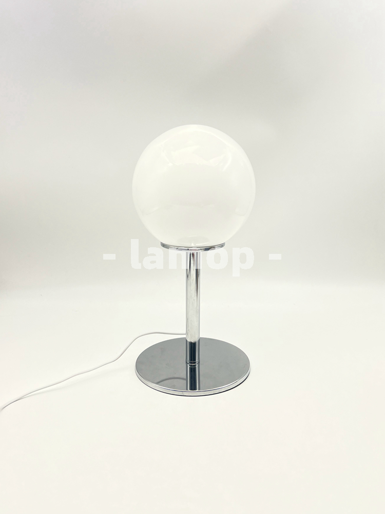 Lámpara de Mesa con Base Croma - Lighting Decorative reseña y precio
